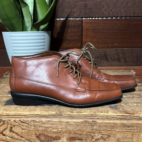 Geller II Brown Square Toe Lace Up Leather Ankle Boots - Picture 5 of 8